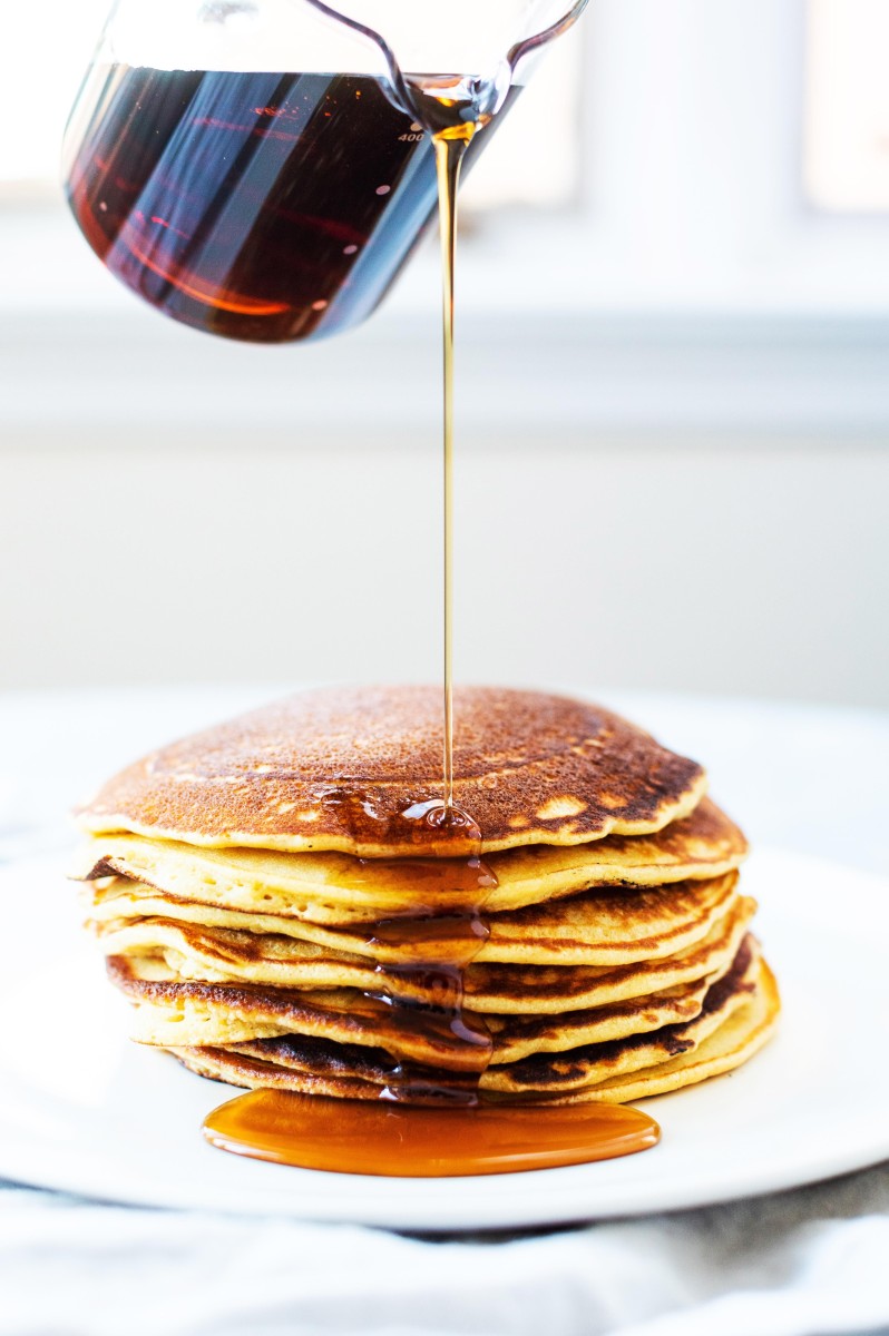 Pile de pancakes sirop d'érable