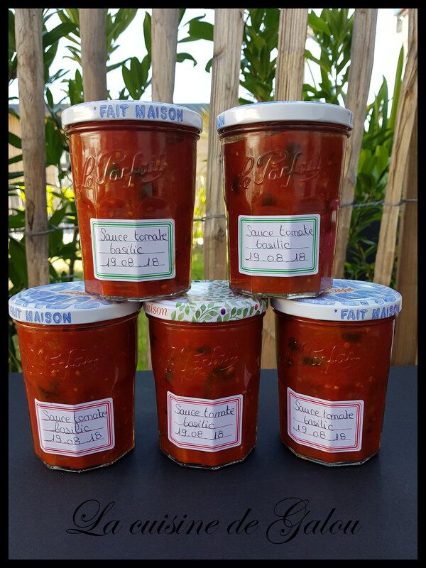 Sauce tomate maison mijotée