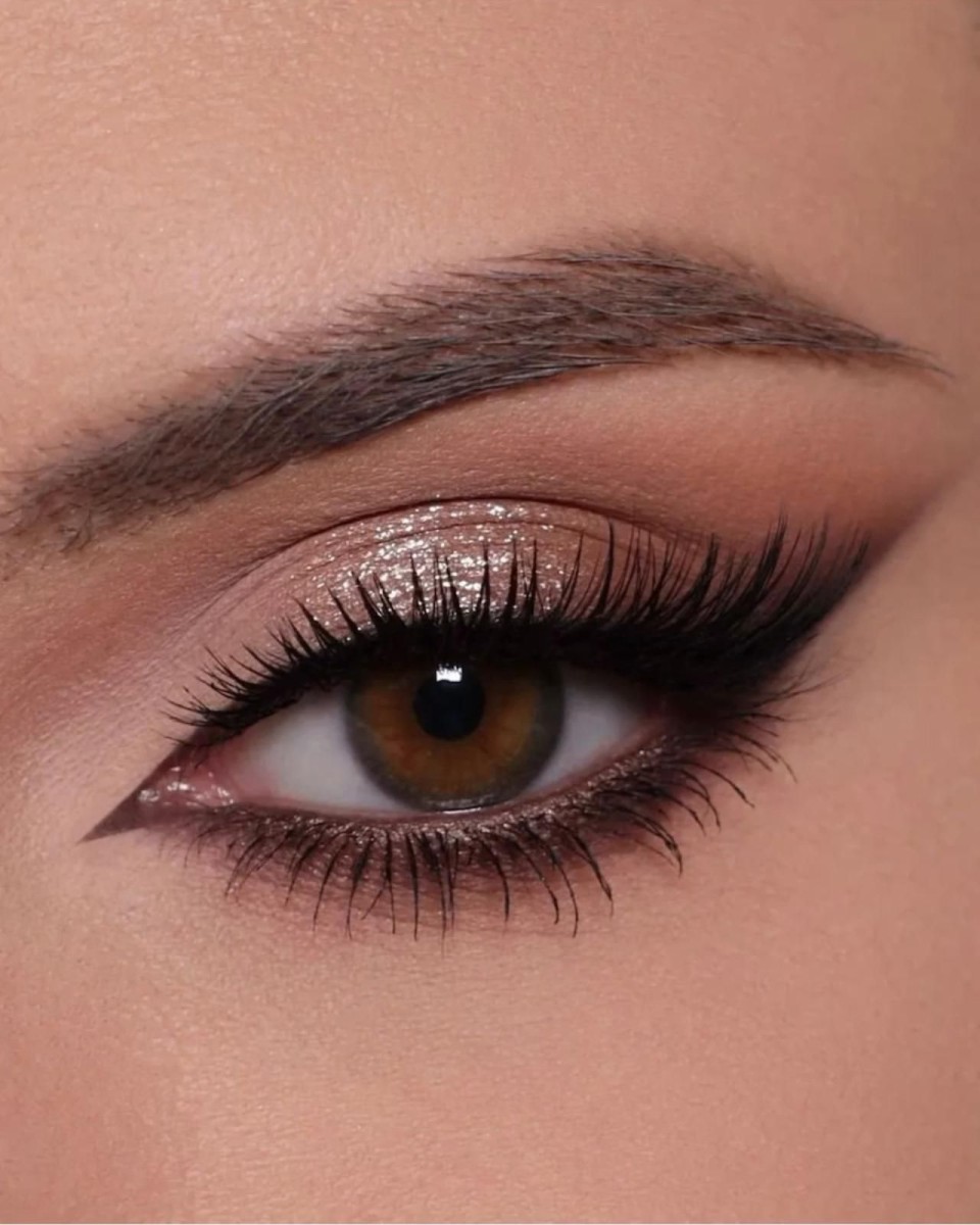 Maquillage yeux noisette