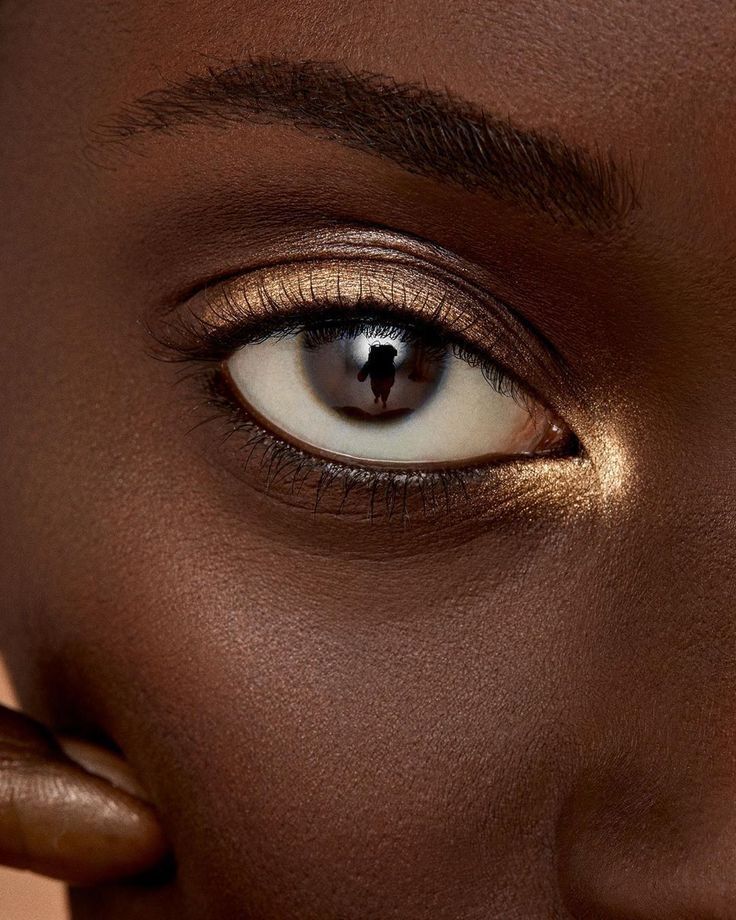 Maquillage yeux noisette