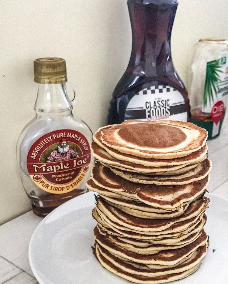 Pile de pancakes sirop d'érable